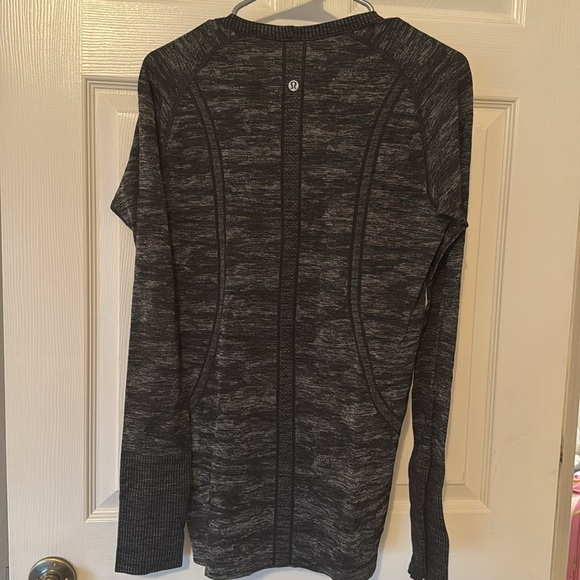 lululemon black&grey swiftly tech long sleeve - Picture 2 of 3